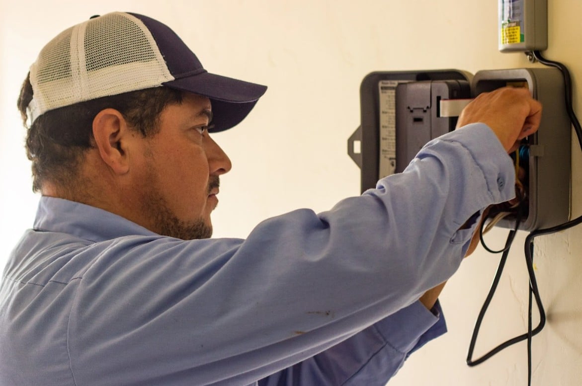 How a Smart Sprinkler System Can Save You Water and Money